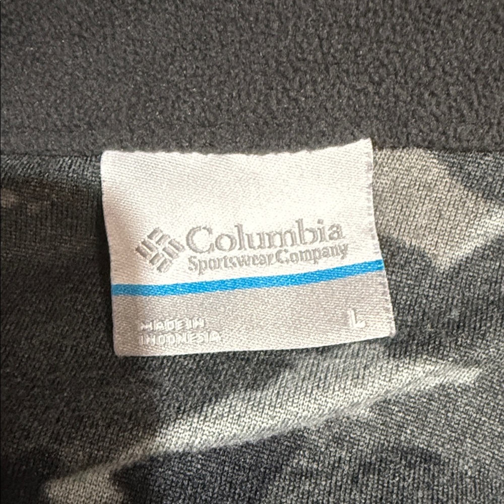 Columbia Black and Gray Men's Shirt - Picture 4 of 4